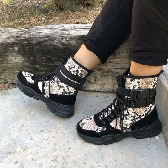 Stylish Black and Snake Print Women's Boots - Picture 5 of 7